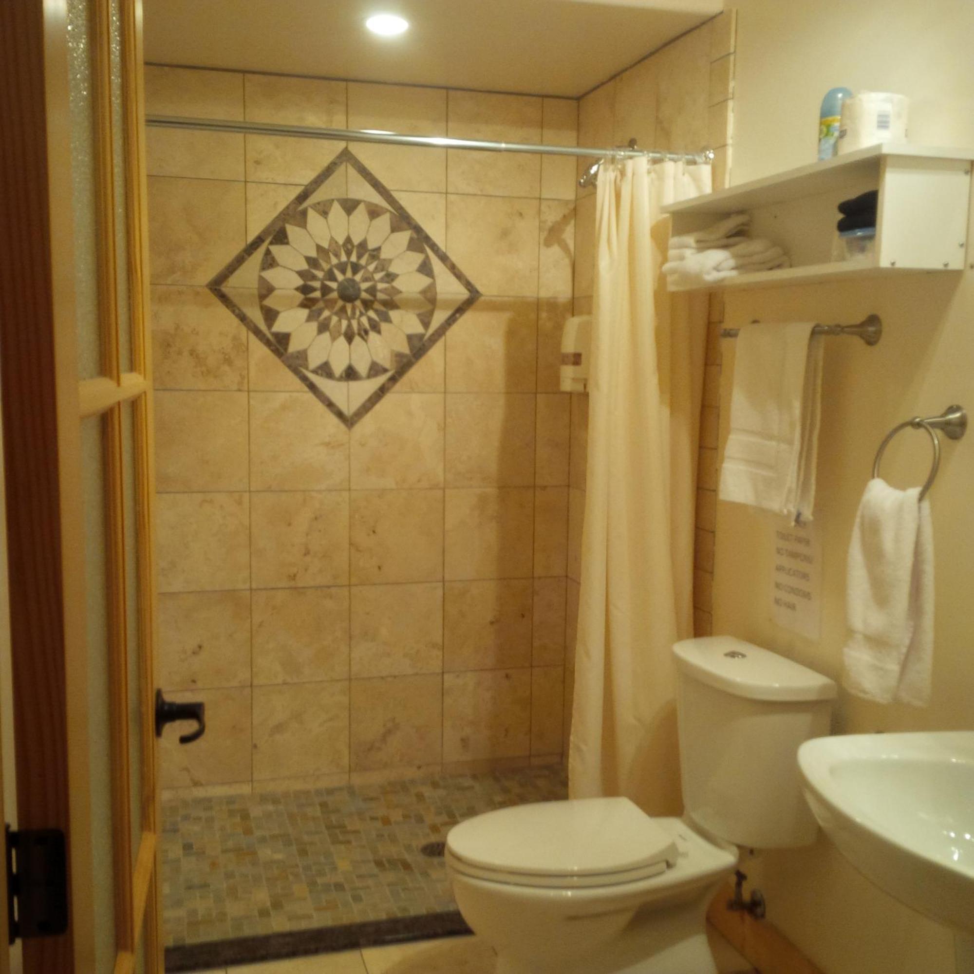 Lionheart Guest House ライオンズ・ヘッド エクステリア 写真