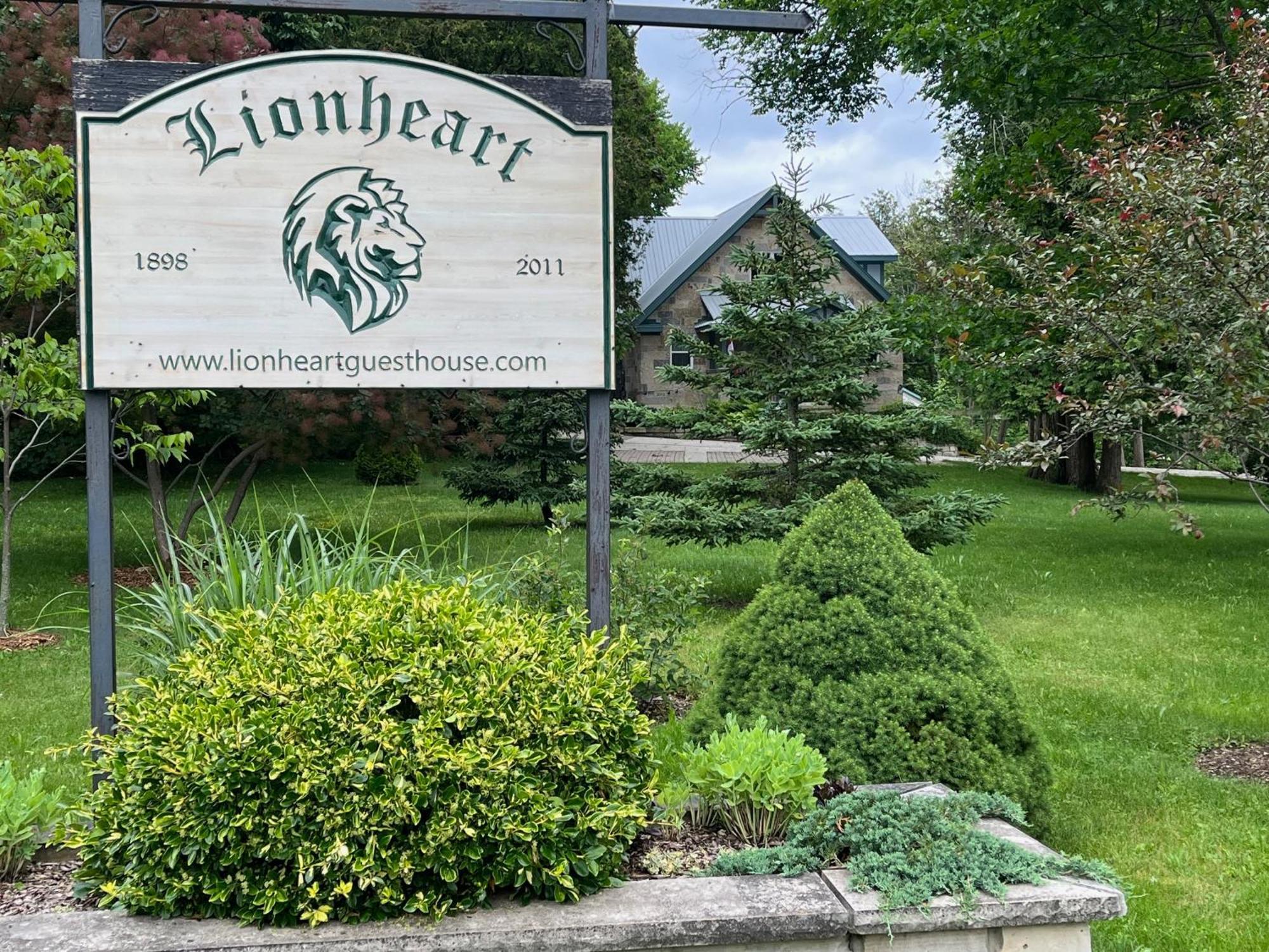 Lionheart Guest House ライオンズ・ヘッド エクステリア 写真